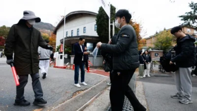 Pelajar Korsel Ikutin Ujian Masuk Perguruan Tinggi Tahunan