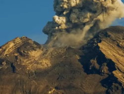 Gunung Semeru Erupsi Empat Kali pada 4 April 2025, Status Siaga Ditetapkan
