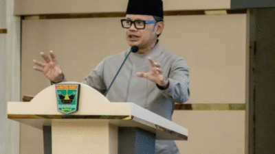 Wakil Menteri Dalam Negeri (Wamendagri) Bima Arya Sugiarto memberikan paparan di Kota Padang, Sumatera Barat, Kamis (29/5/2025). (Ist)