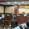 Sidang Korupsi LPEI Terdakwa Bos Petro Energy Ditunda, Hakim Ketua Berduka