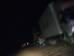 Antrean Panjang Kendaraan Warnai Ruas Jalan Sekadau-Semuntai, Ini Penyebabnya