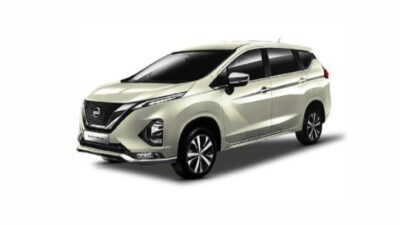 Nissan Livina Terbaru: Inovasi Konektivitas dan Keselamatan vs Kompetitor MPV
