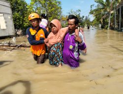 Tanggul Sungai Tuntang Jebol, 2.839 Warga Demak Terpaksa Mengungsi